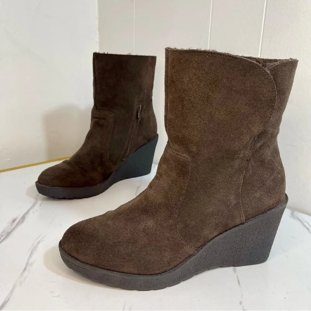 Kelly & Katie Dark Brown Sued Lined Fold Down Wedge Ankle Boots Size 7.5